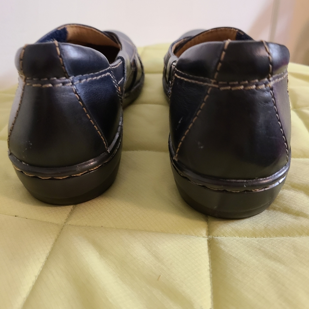 Clarks Women's Navy Flats with Stitch Detail - Picture 7 of 11